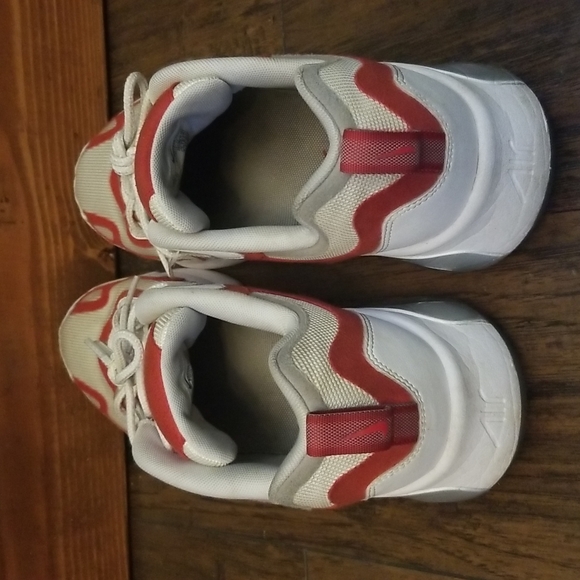 Nike - Picture 3 of 4